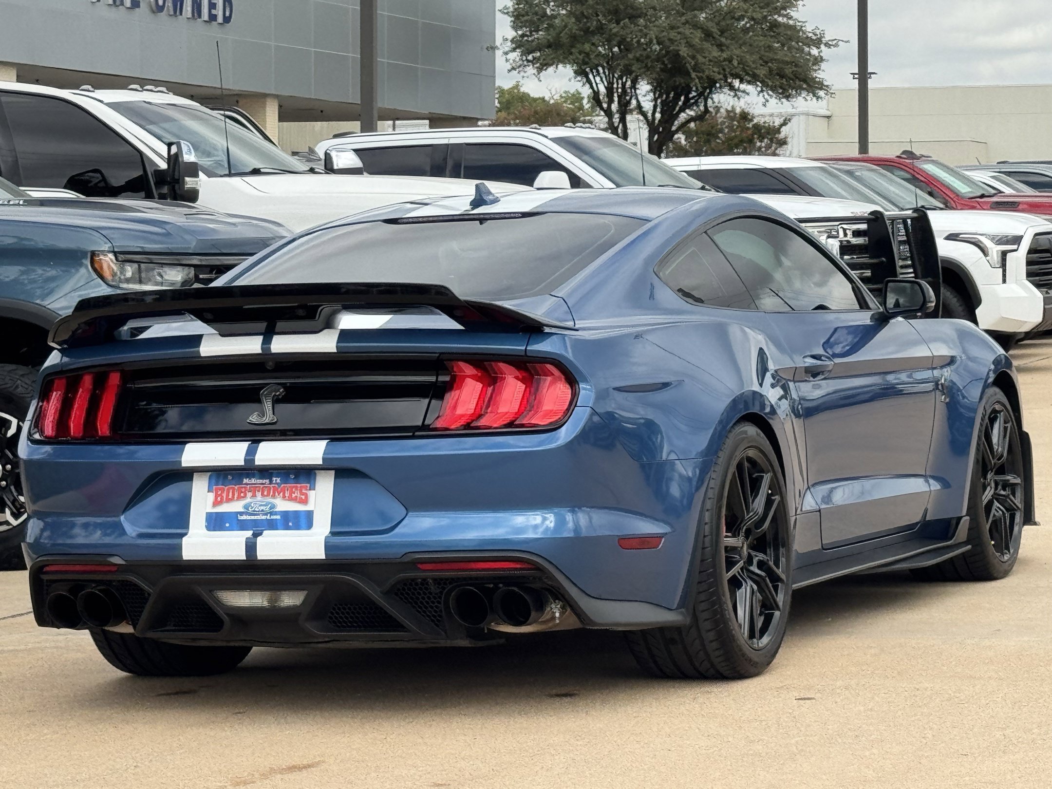 Used 2020 Ford Mustang Shelby GT500 w/ Technology Package RWD image 6