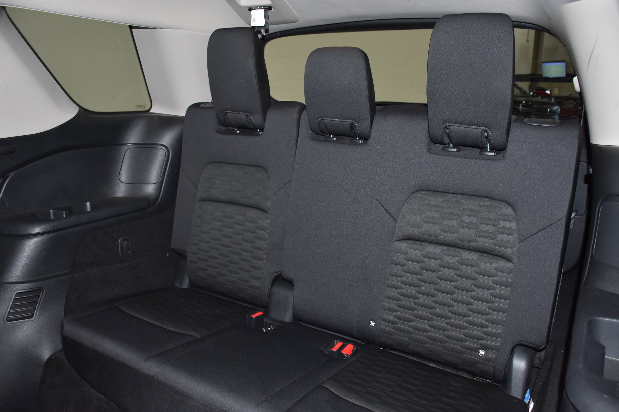 Used 2025 Nissan Pathfinder SV FWD image 30