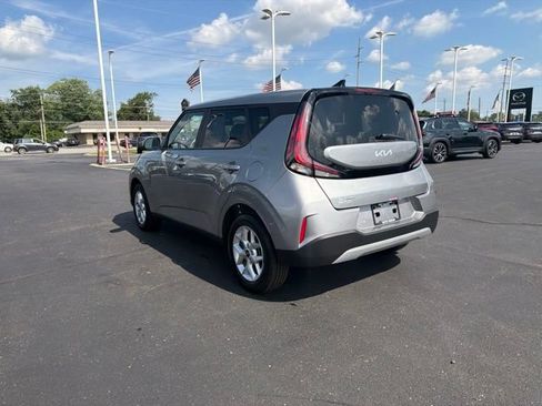 Used 2025 Kia Soul LX w/ LX Technology Package FWD image 15