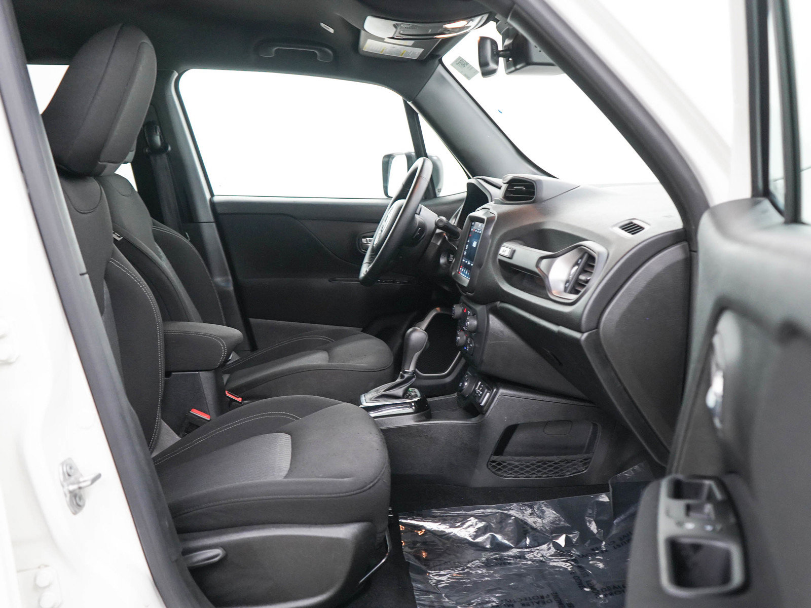 Used 2021 Jeep Renegade Latitude AWD/4WD image 11