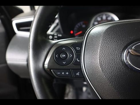 Used 2022 Toyota Corolla Cross LE AWD/4WD image 18