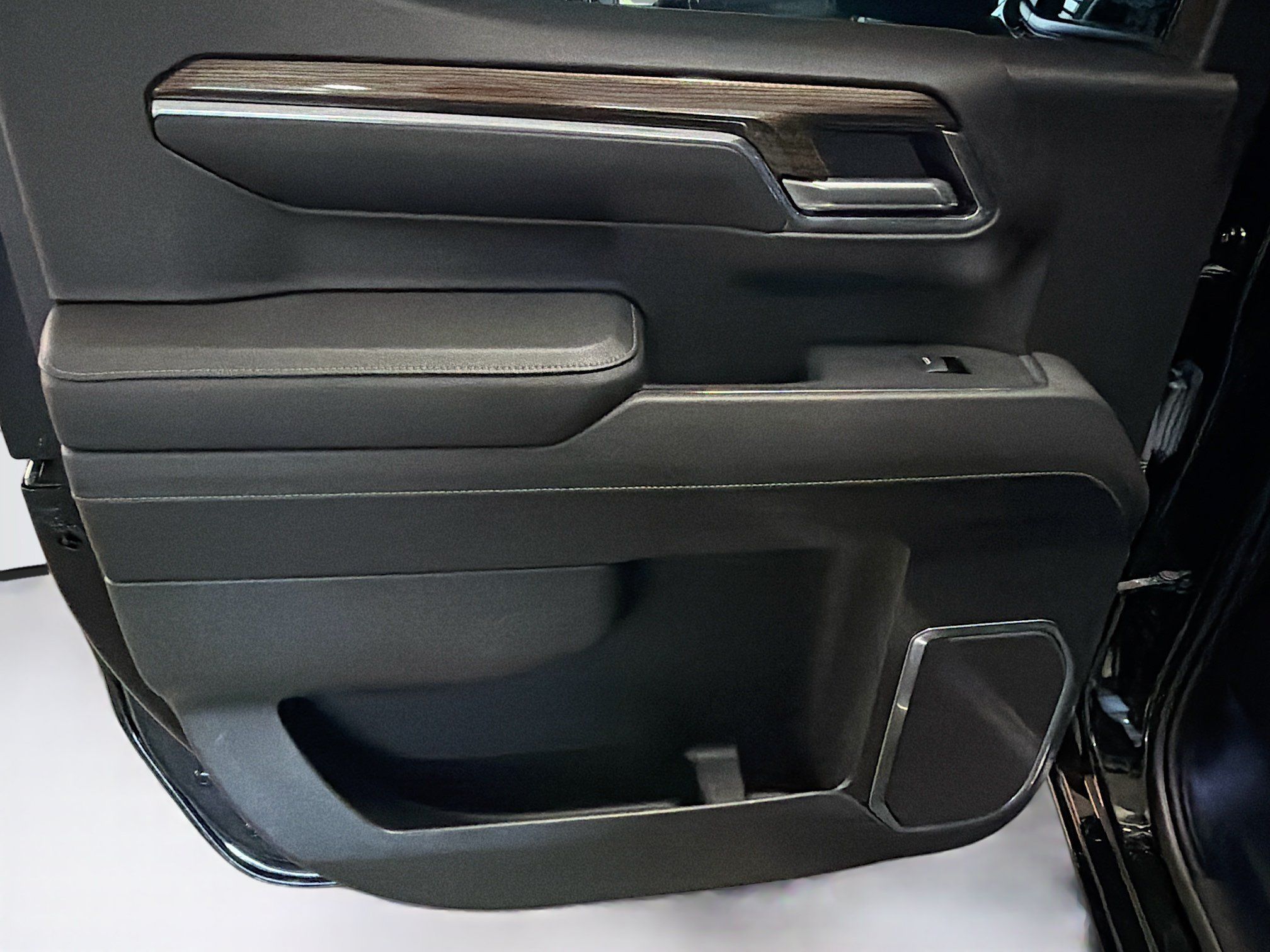 Used 2023 Chevrolet Silverado 1500 LT w/ Protection Package AWD/4WD image 25