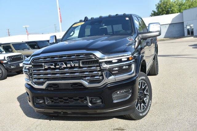 Used 2025 RAM 3500 Limited AWD/4WD image 12