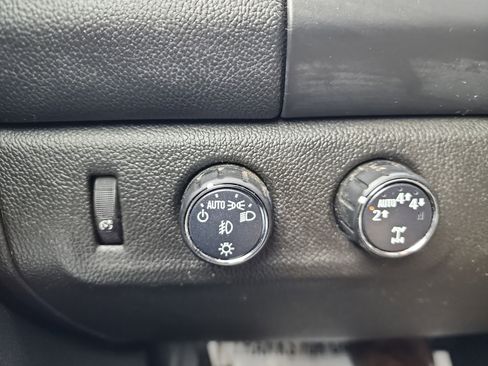 Used 2020 Chevrolet Colorado LT w/ LT Convenience Package image 21