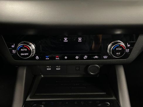 New 2025 Mitsubishi Outlander SEL image 25