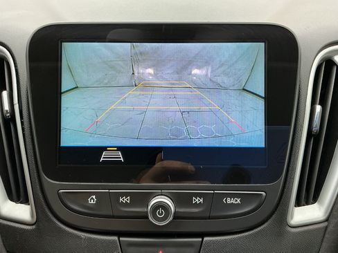 Used 2019 Chevrolet Malibu LS FWD image 32