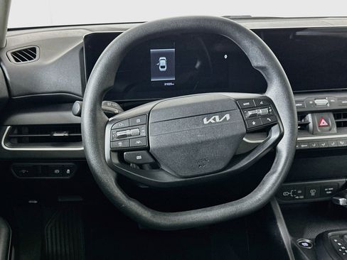 Used 2025 Kia K4 FWD image 18