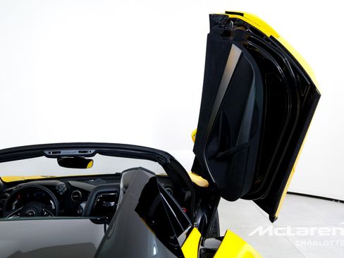 New 2026 McLaren 750S Spider RWD image 19