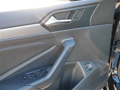 Certified 2024 Volkswagen Jetta SE image 16