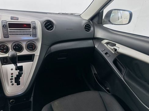 Used 2010 Pontiac Vibe w/ Preferred Package FWD image 20