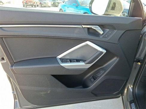 New 2025 Audi Q3 2.0T Premium image 8