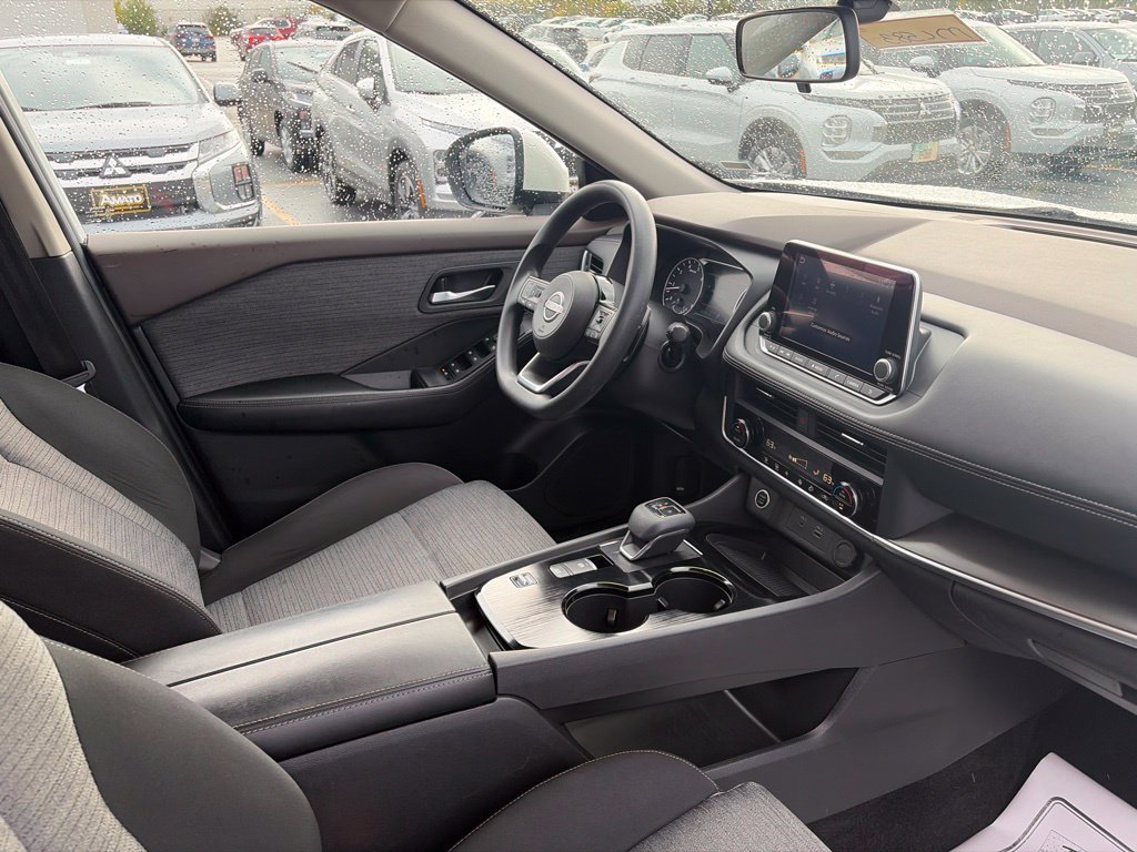 Used 2023 Nissan Rogue SV FWD image 12