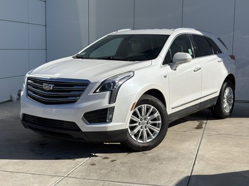 Used 2018 Cadillac XT5 FWD image 2