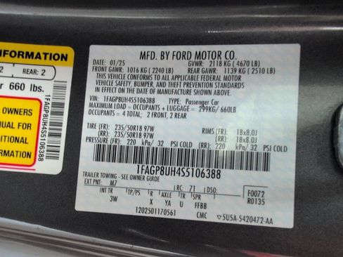 Used 2025 Ford Mustang Premium RWD image 29