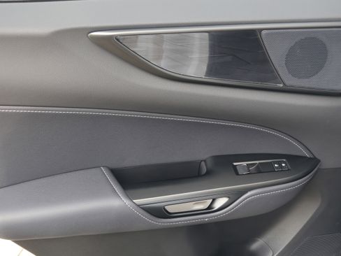 Used 2025 Lexus NX 250 FWD w/ Towing Package (2000 Lbs) image 37