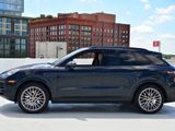 Certified 2022 Porsche Cayenne Platinum Edition image 2