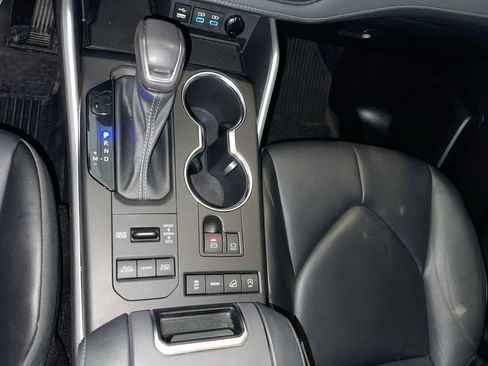 Used 2022 Toyota Highlander XLE AWD/4WD image 20