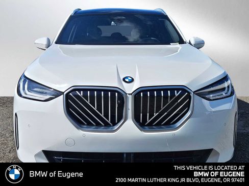 Used 2025 BMW X3 xDrive30i w/ Premium Package AWD/4WD image 8