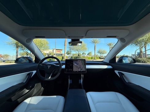 Used 2018 Tesla Model 3 Long Range image 12