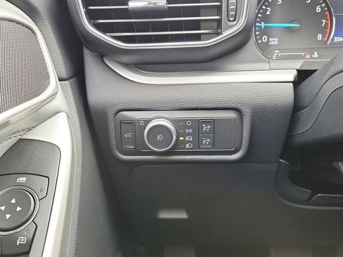 Used 2022 Ford Explorer XLT w/ Equipment Group 202A image 15