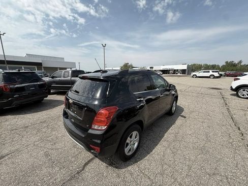 Used 2019 Chevrolet Trax LT w/ LT Convenience Package AWD/4WD image 4