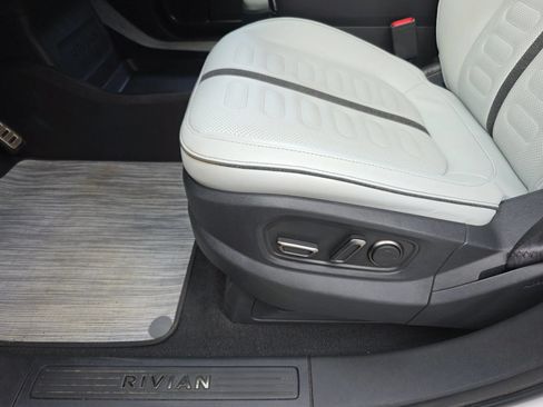 Used 2024 Rivian R1S Adventure AWD/4WD image 27