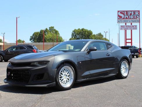 Used 2017 Chevrolet Camaro LT w/ RS Package image 7