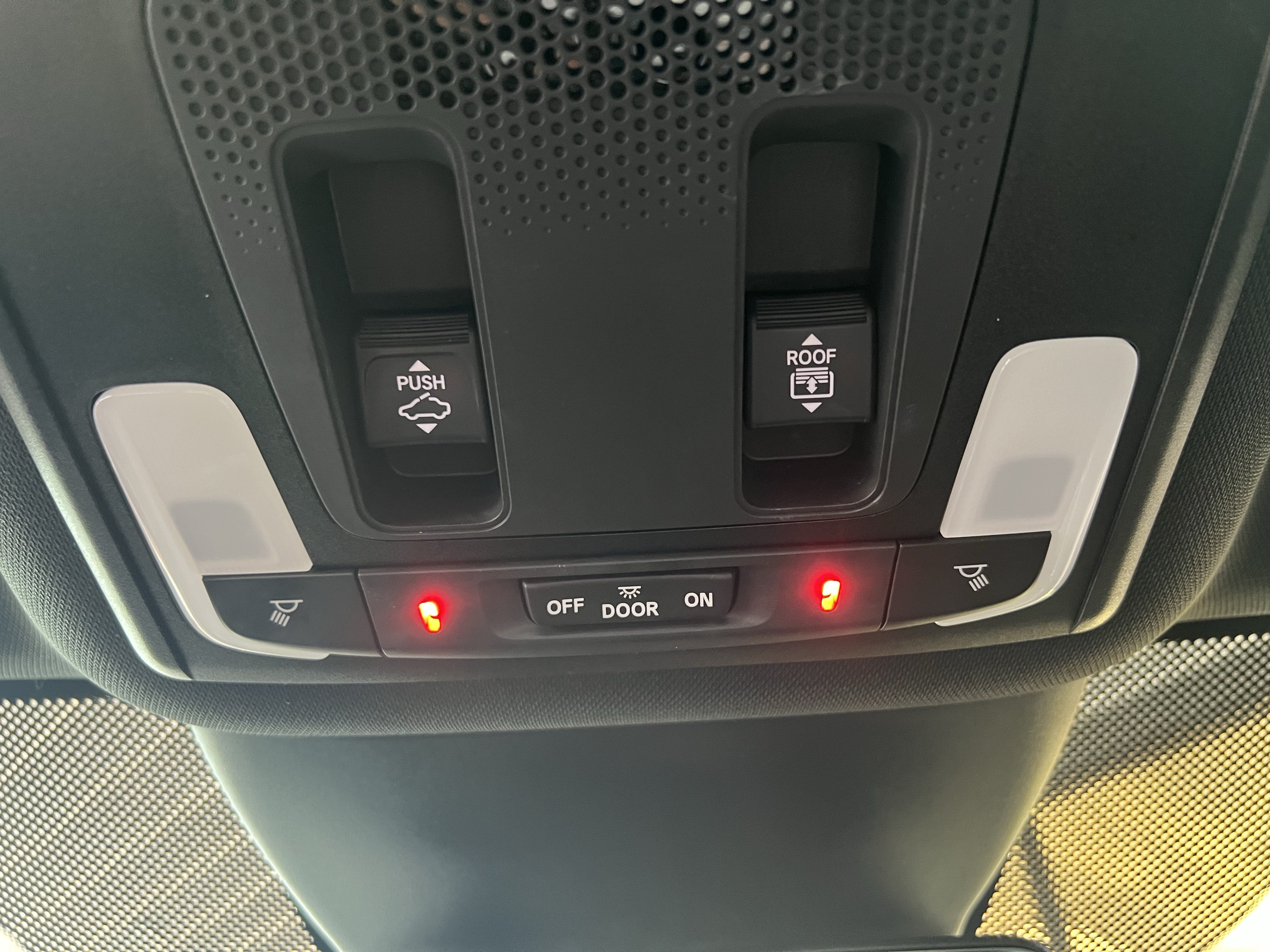 Used 2025 Honda Pilot Black Edition image 43