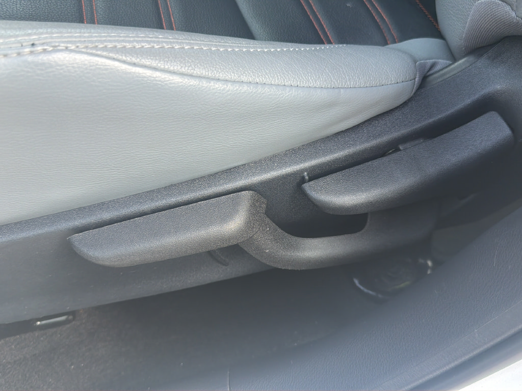 Certified 2024 Nissan Kicks SR w/ SR Premium Package FWD image 18
