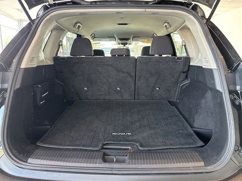 Used 2023 Nissan Rogue SV image 15