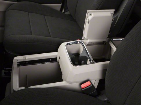 Used 2012 Dodge Grand Caravan SXT FWD image 19