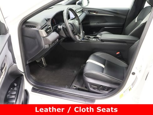 Used 2025 Toyota Camry SE image 14