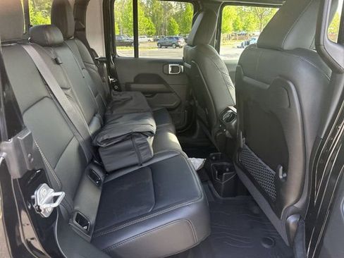 New 2025 Jeep Gladiator Sport w/ Premium Package image 14