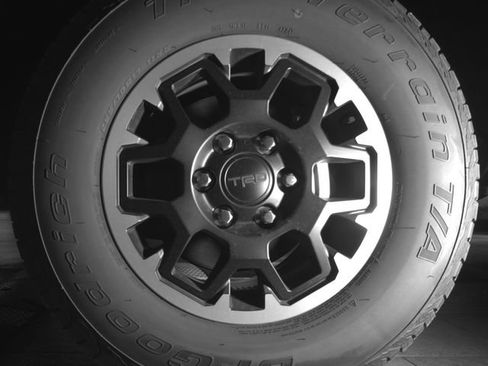 Used 2025 Toyota Tacoma TRD Off-Road w/ TRD Off Road Upgrade Package AWD/4WD image 23