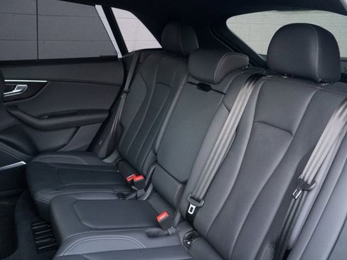 Used 2023 Audi Q8 Prestige image 18