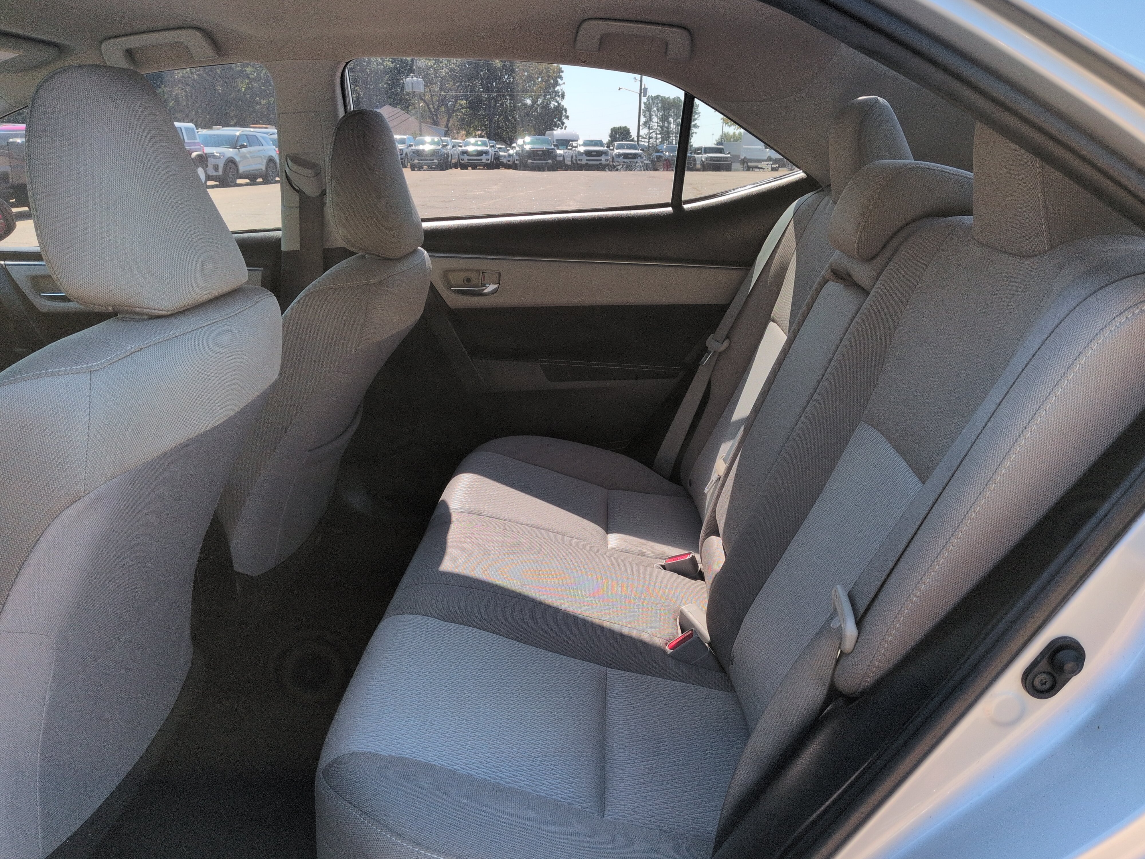Used 2016 Toyota Corolla LE FWD image 11
