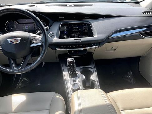 Used 2023 Cadillac XT4 Luxury FWD image 8