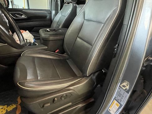 Used 2022 GMC Yukon SLT w/ SLT Premium Package image 7