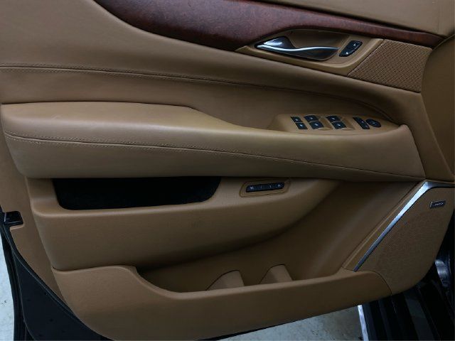 Used 2017 Cadillac Escalade Platinum AWD/4WD image 26