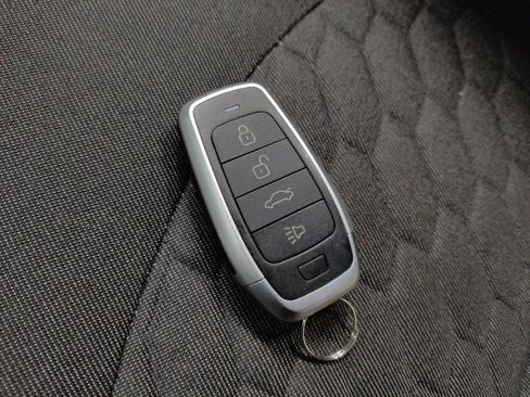 Used 2021 Chevrolet Equinox LT w/ LPO, Cargo Package image 32