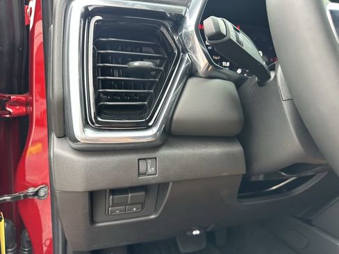 New 2026 GMC Canyon Elevation w/ Convenience Package RWD image 25
