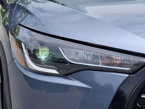 Used 2022 Toyota Corolla Cross LE AWD/4WD image 9