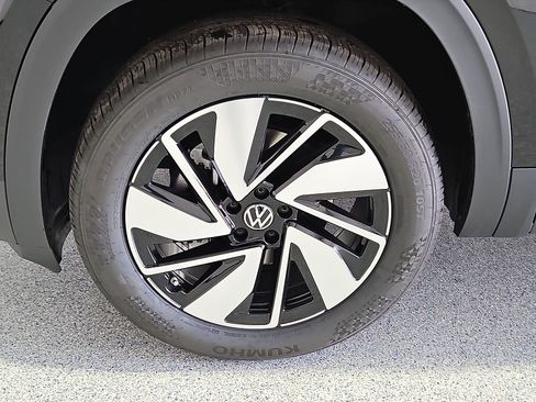 New 2026 Volkswagen Atlas SE FWD image 12