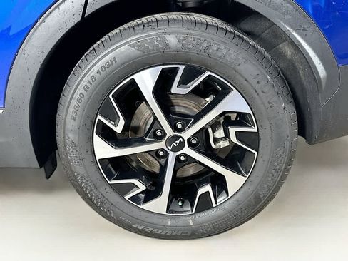 Used 2025 Kia Sportage EX FWD image 8