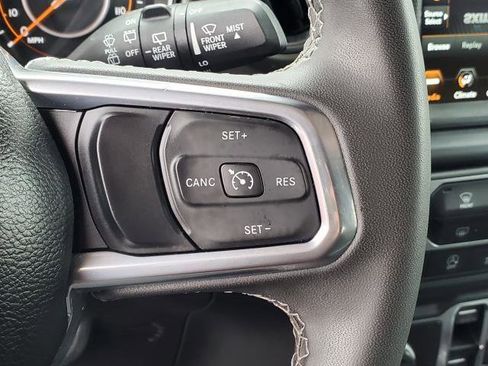 Used 2023 Jeep Wrangler Unlimited Sahara AWD/4WD image 12