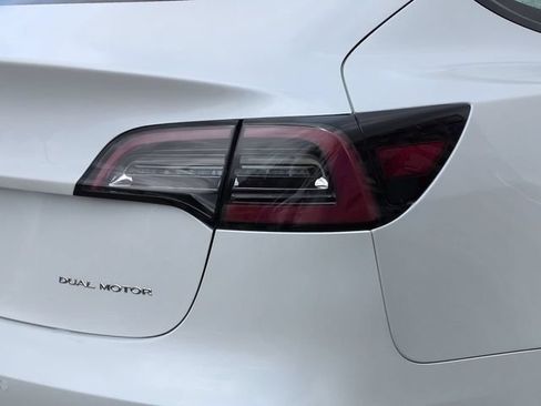 Used 2022 Tesla Model 3 Long Range AWD/4WD image 11