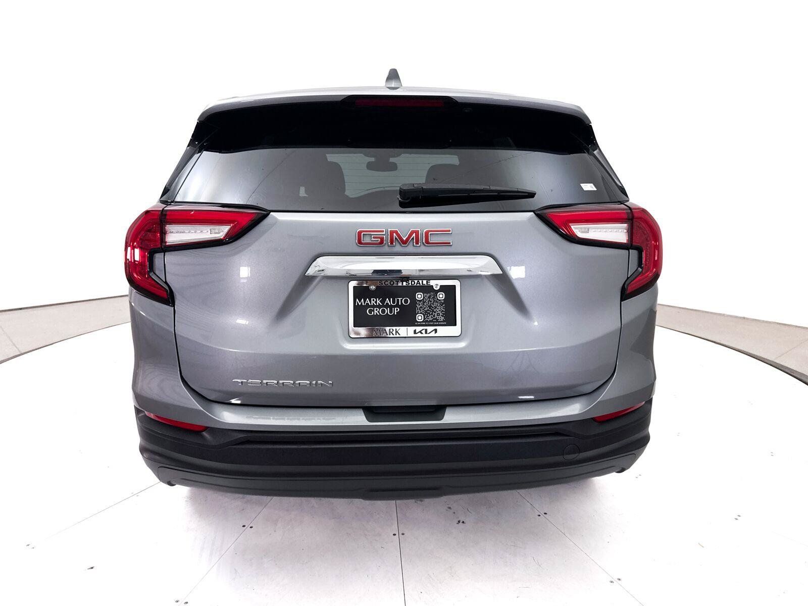 Used 2023 GMC Terrain SLE FWD image 15