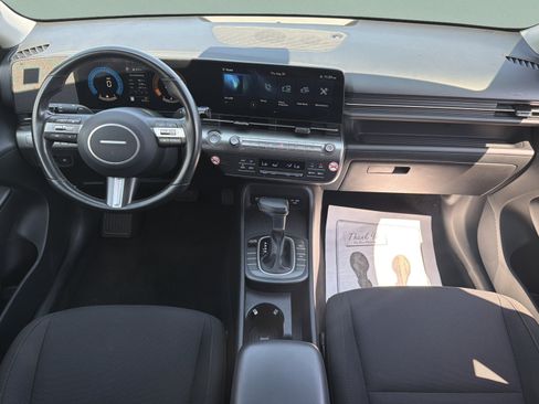 Certified 2025 Hyundai Kona SEL FWD image 9