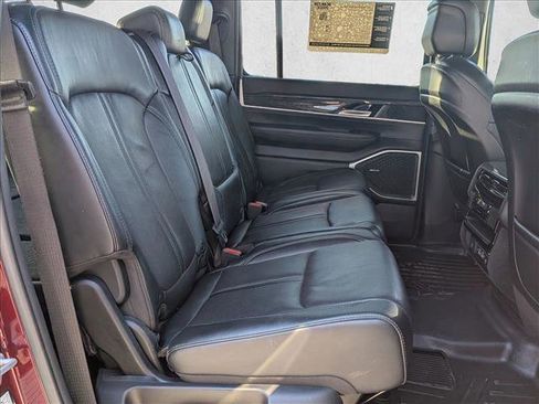 Used 2022 Jeep Wagoneer Series III image 19