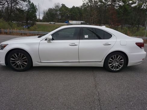 Used 2016 Lexus LS 460 w/ Comfort Package image 19